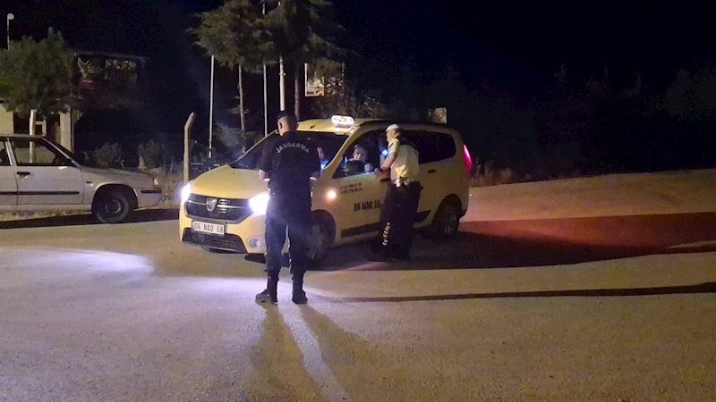 Beypazarı’nda jandarma ekiplerinden gece denetimi