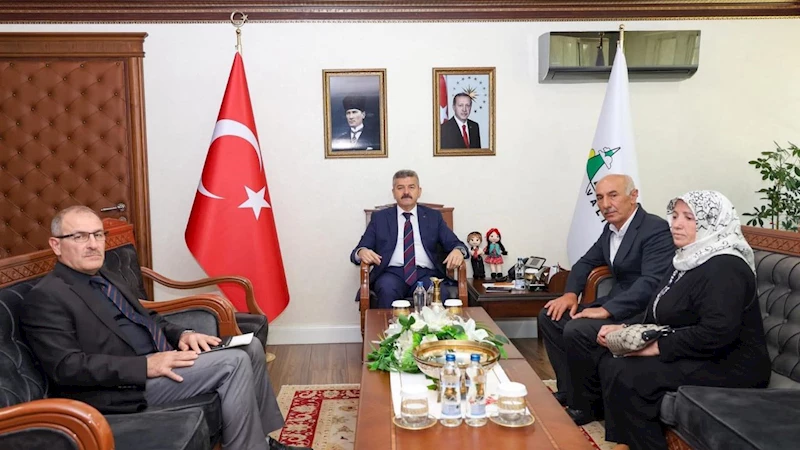 Artvin Valisi Ergün, şehit ailesini ağırladı