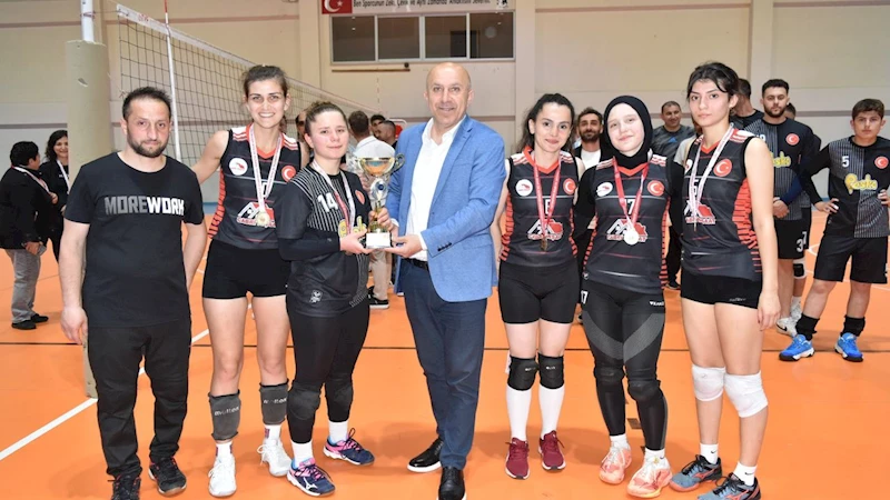 Voleybolun büyükleri belli oldu