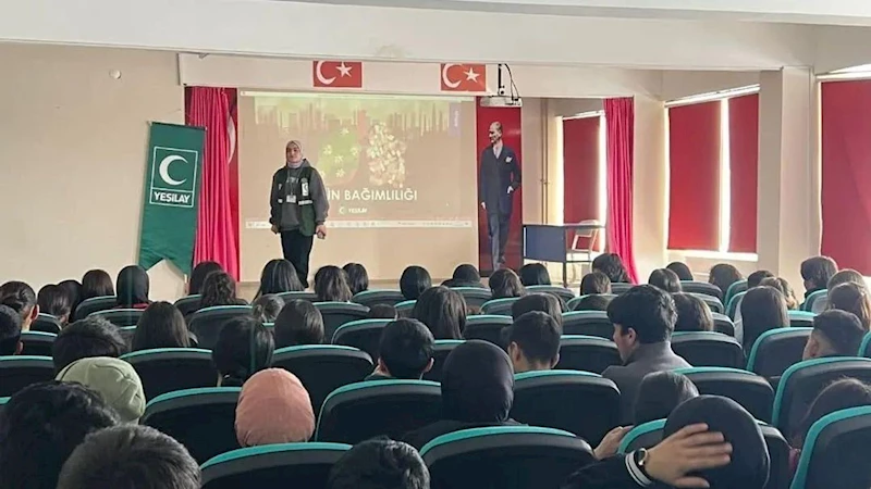 Yeşilay Kars Şubesi’nden Selim Anadolu Lisesi öğrencilerine farkındalık etkinliği