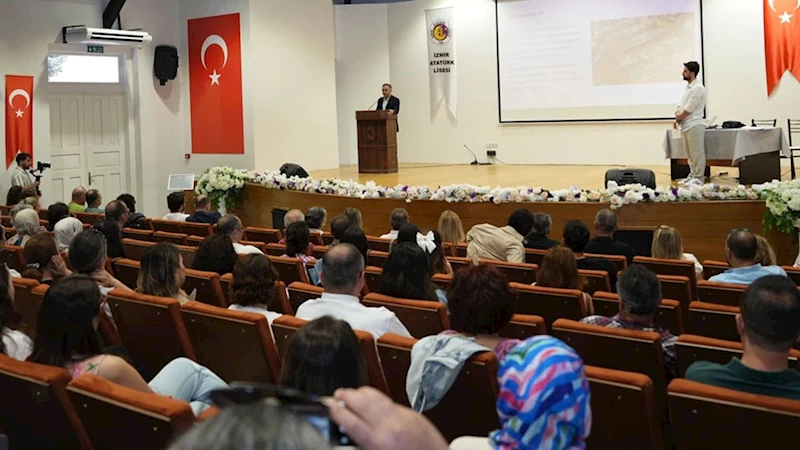 İzmir’de öğretmenlere yapay zekâ eğitimi