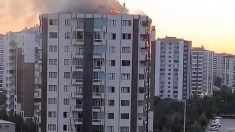 Diyarbakır’daki apartman yangınında 2’si çocuk 3 kişi hayatını kaybetti