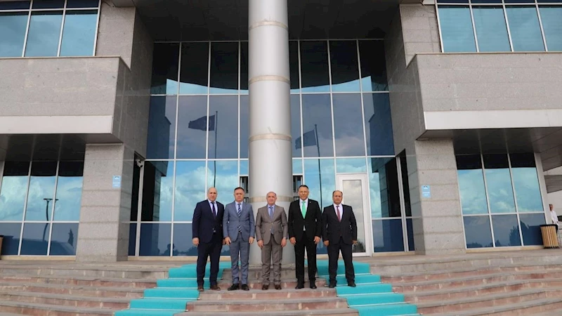 Kars ve Ardahan Rektörlerinden Iğdır Rektörü Prof. Dr. Ekrem Gürel’e hayırlı olsun ziyareti