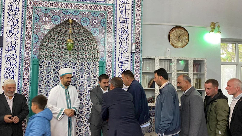 Kaymakam Muhammed Burak Akköz, Arpaçay halkıyla bayram namazında buluştu