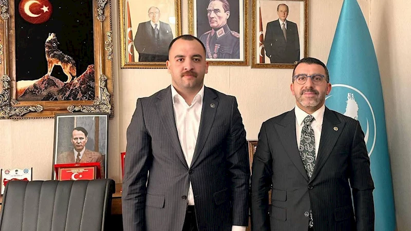 AK Parti Kars Milletvekili Adem Çalkın’dan Ülkü Ocakları Kars İl Başkanlığı’na bayram ziyareti