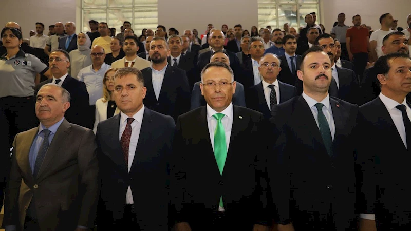 Iğdır Üniversitesi mezuniyet törenine KAÜ Rektörü Kapu ve Başkonsolos Aliyev, onur konuğu olarak katıldı