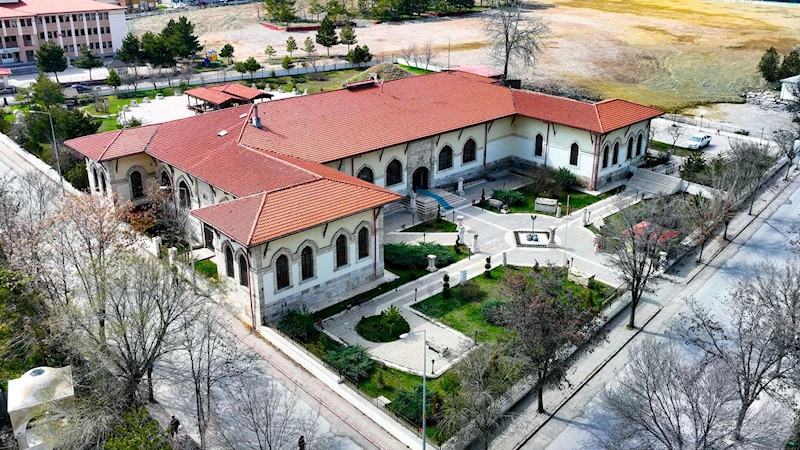 Hitit Kraliyetinden 4 kuşaklık miras: İspekçir Steli Sivas