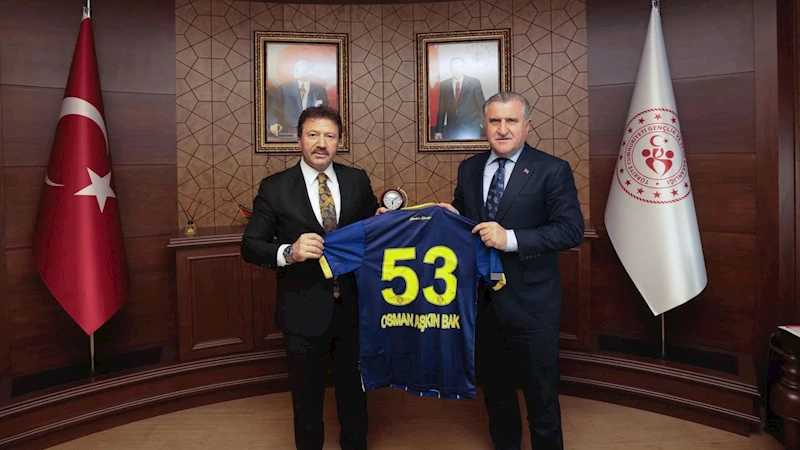 Ankaragücü Onursal Başkanı Yiğiner’den Gençlik ve Spor Bakanı Bak’a ziyaret