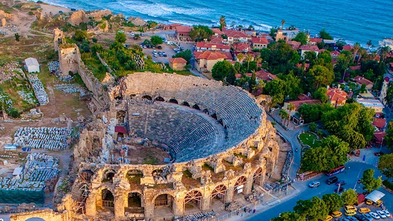 İkinci çeyrekte turizm geliri yüzde 8,4 arttı
