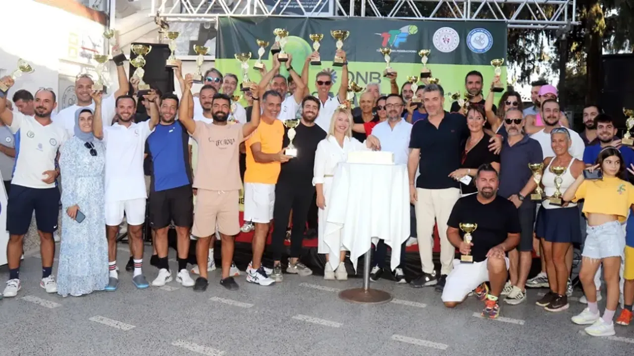 Master tenisçilerin büyük Adana buluşması